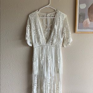 Honey Punch White lace dress